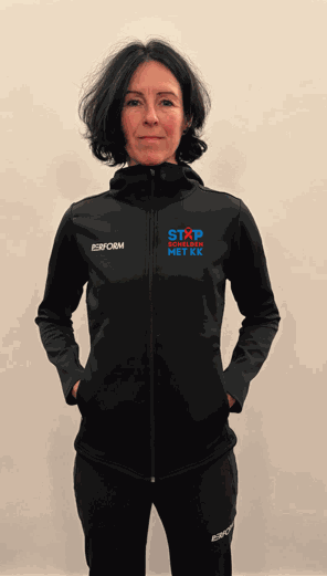 Dames Soft Shell Jacket in zwart met Stop Schelden met KK logo en volle ritssluiting, ontworpen voor comfort en bescherming.